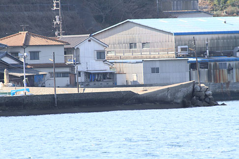 坪井漁港のコンクリート船
